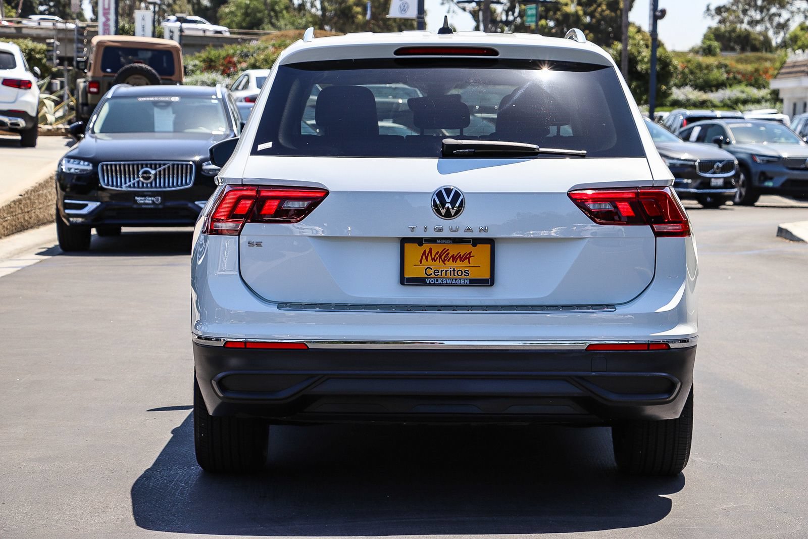 Certified 2022 Volkswagen Tiguan SE FWD image 8