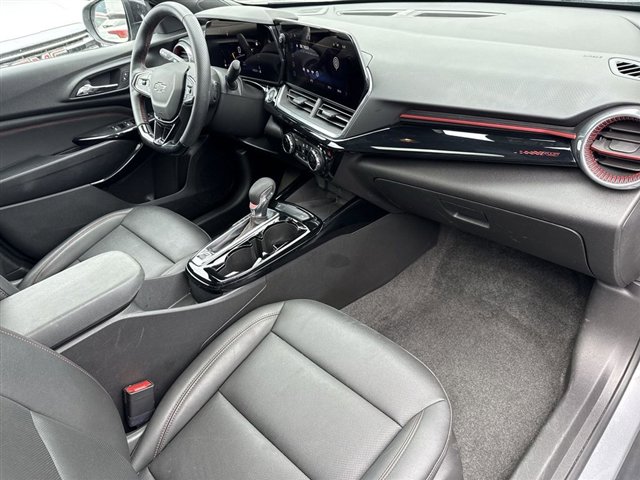 Certified 2024 Chevrolet Trax RS w/ Sunroof Package image 30