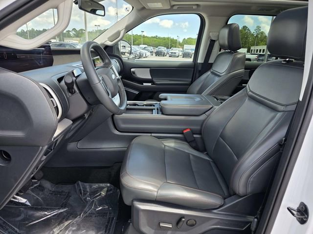 Used 2025 Ford Expedition Active RWD image 8