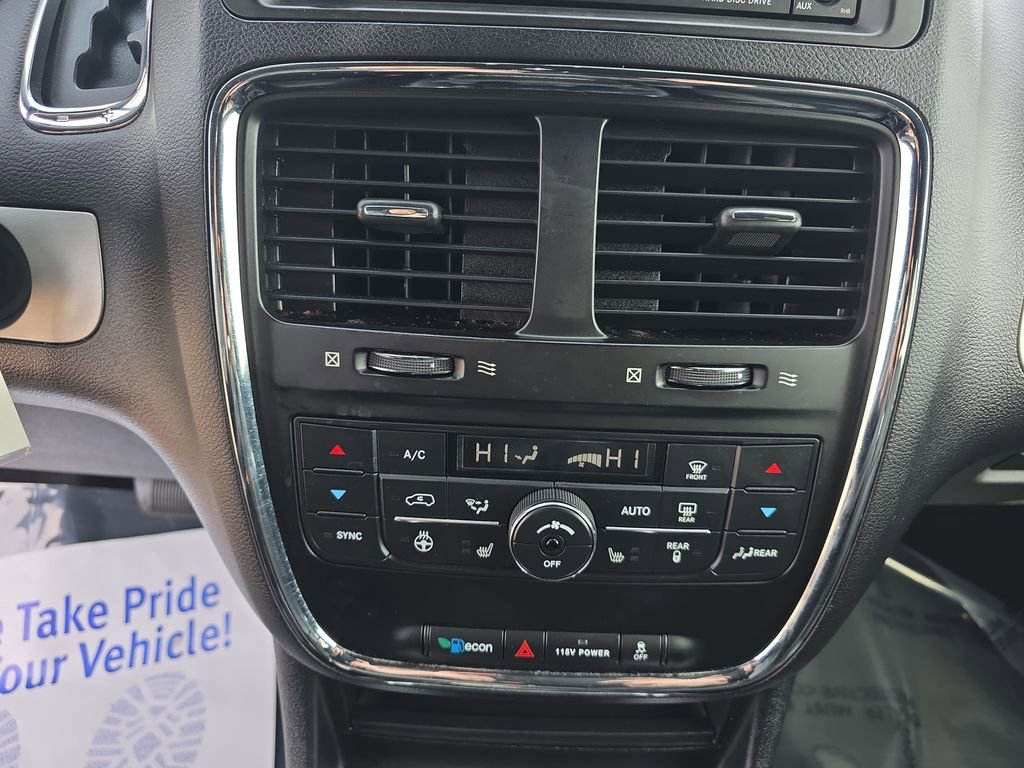 Used 2017 Dodge Grand Caravan GT image 25