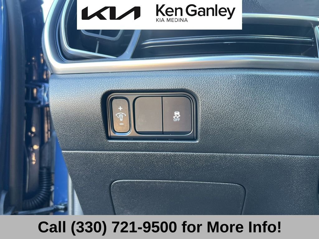 Certified 2025 Kia Sorento S FWD image 30