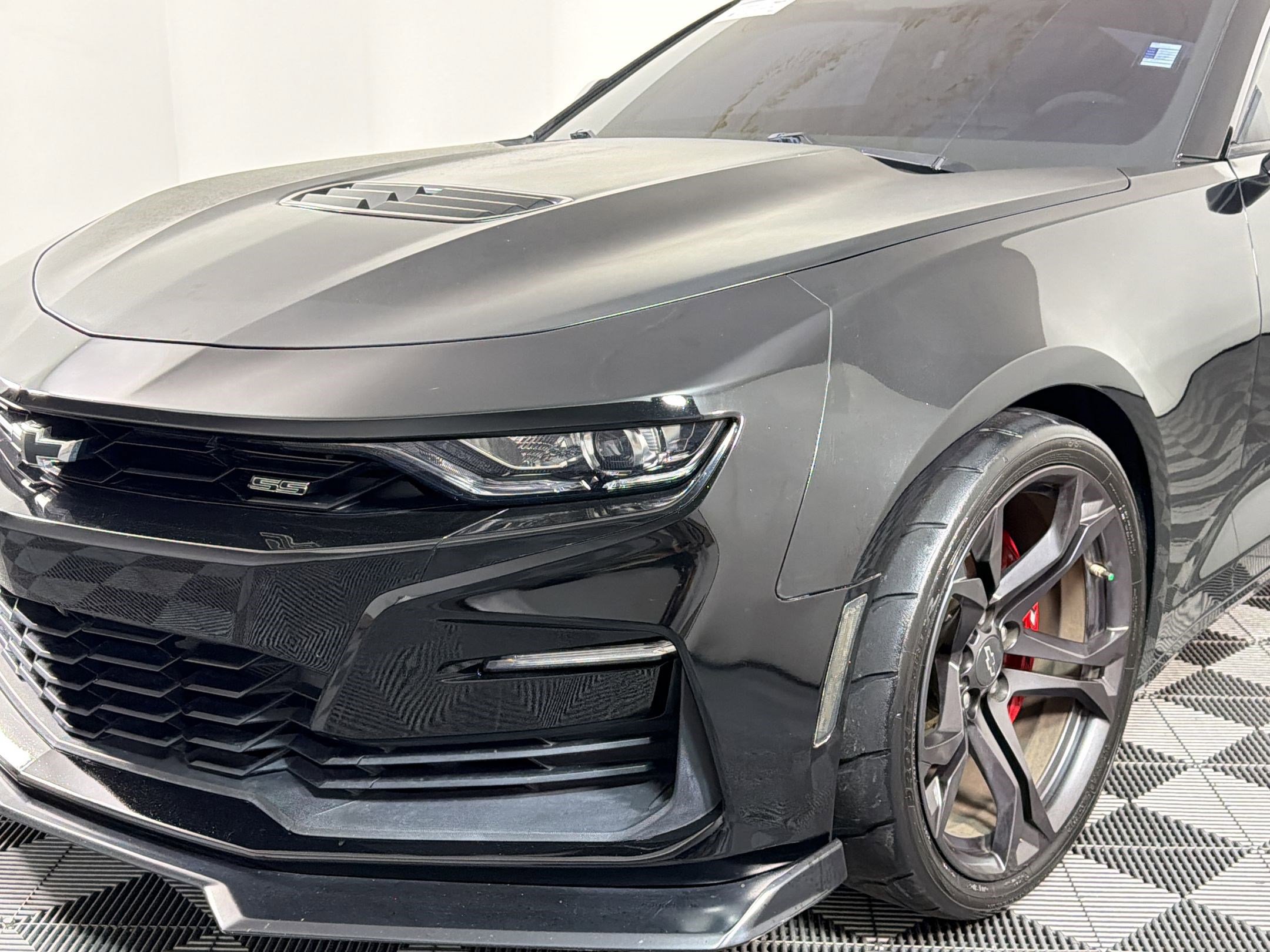 Used 2021 Chevrolet Camaro SS RWD image 18