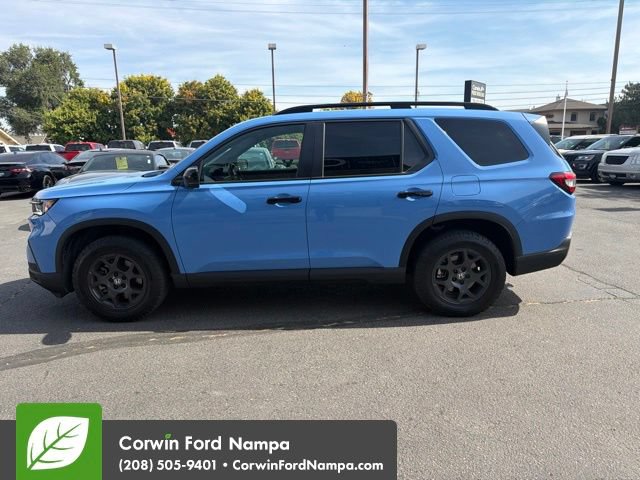 Used 2025 Honda Pilot TrailSport image 10