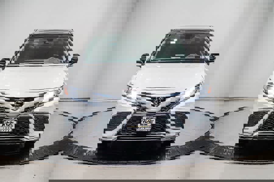 Used 2023 Toyota Camry XSE image 6