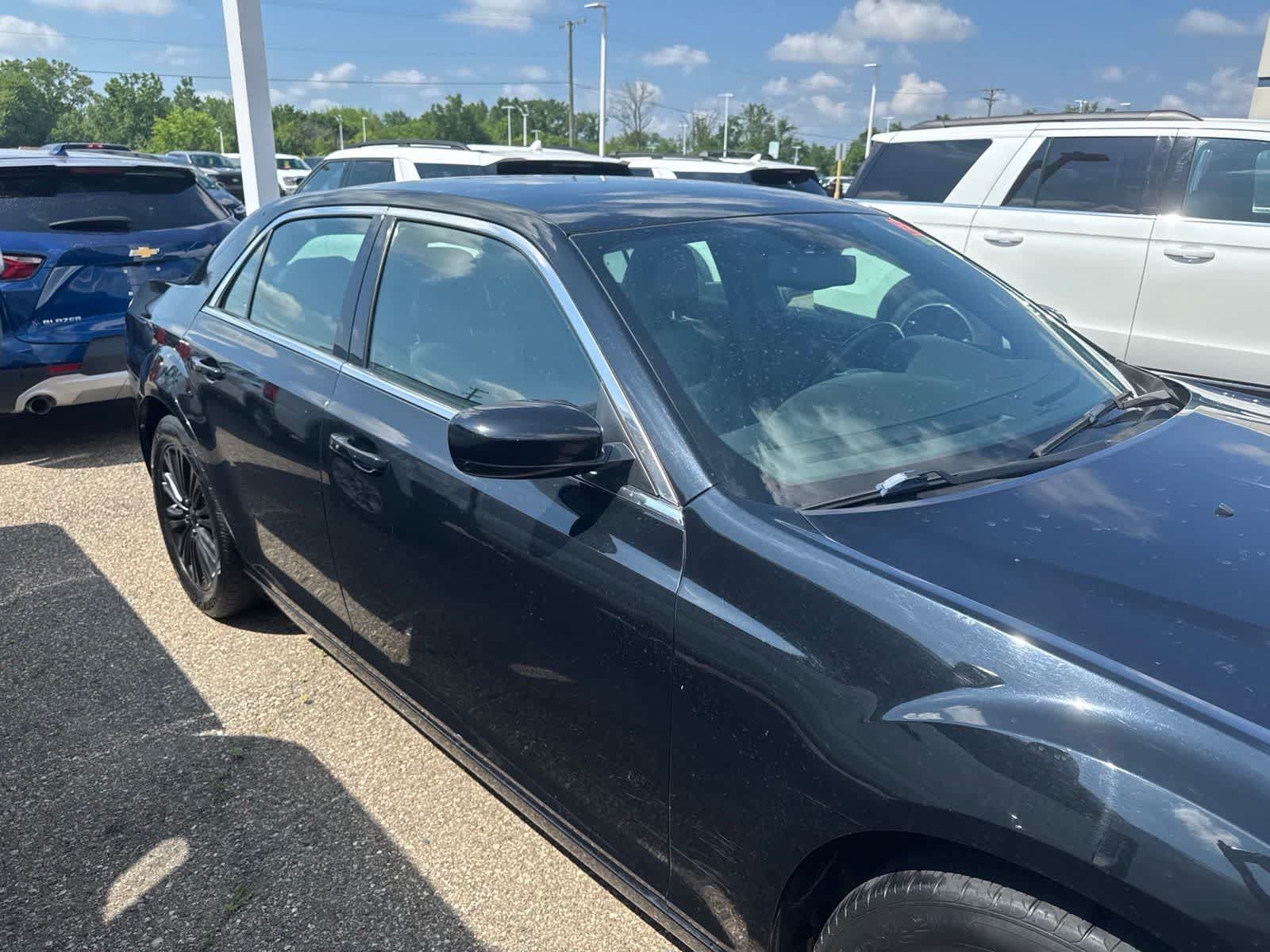 Used 2014 Chrysler 300 AWD w/ Driver Convenience Group image 7