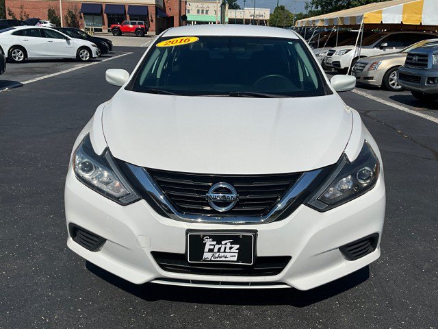 Used 2016 Nissan Altima 2.5 S w/ Power Driver Seat Package FWD image 2