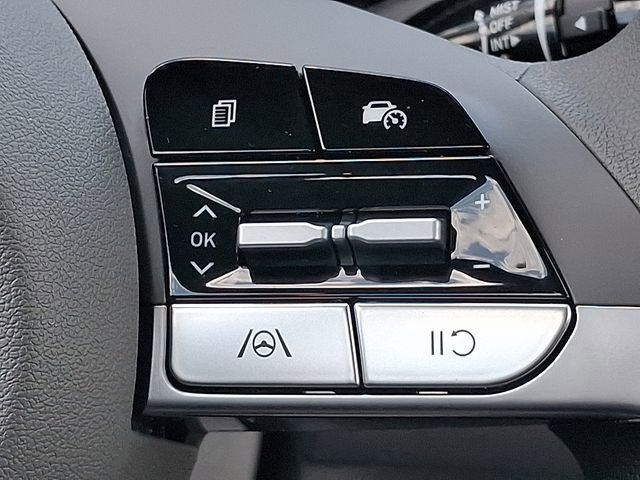 Certified 2024 Hyundai Elantra SEL FWD image 22