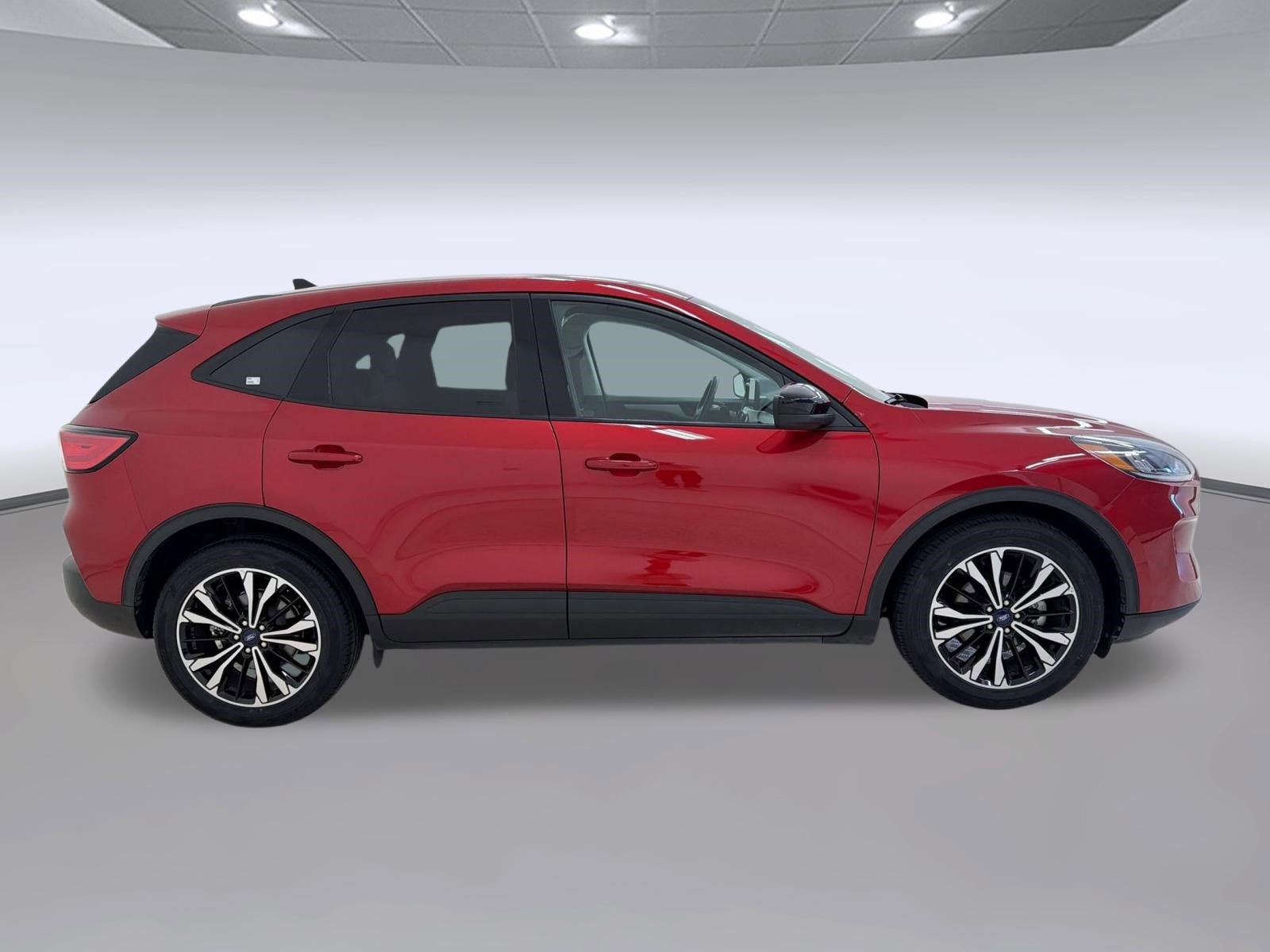 Certified 2022 Ford Escape SE w/ SE Sport Appearance Package FWD image 8