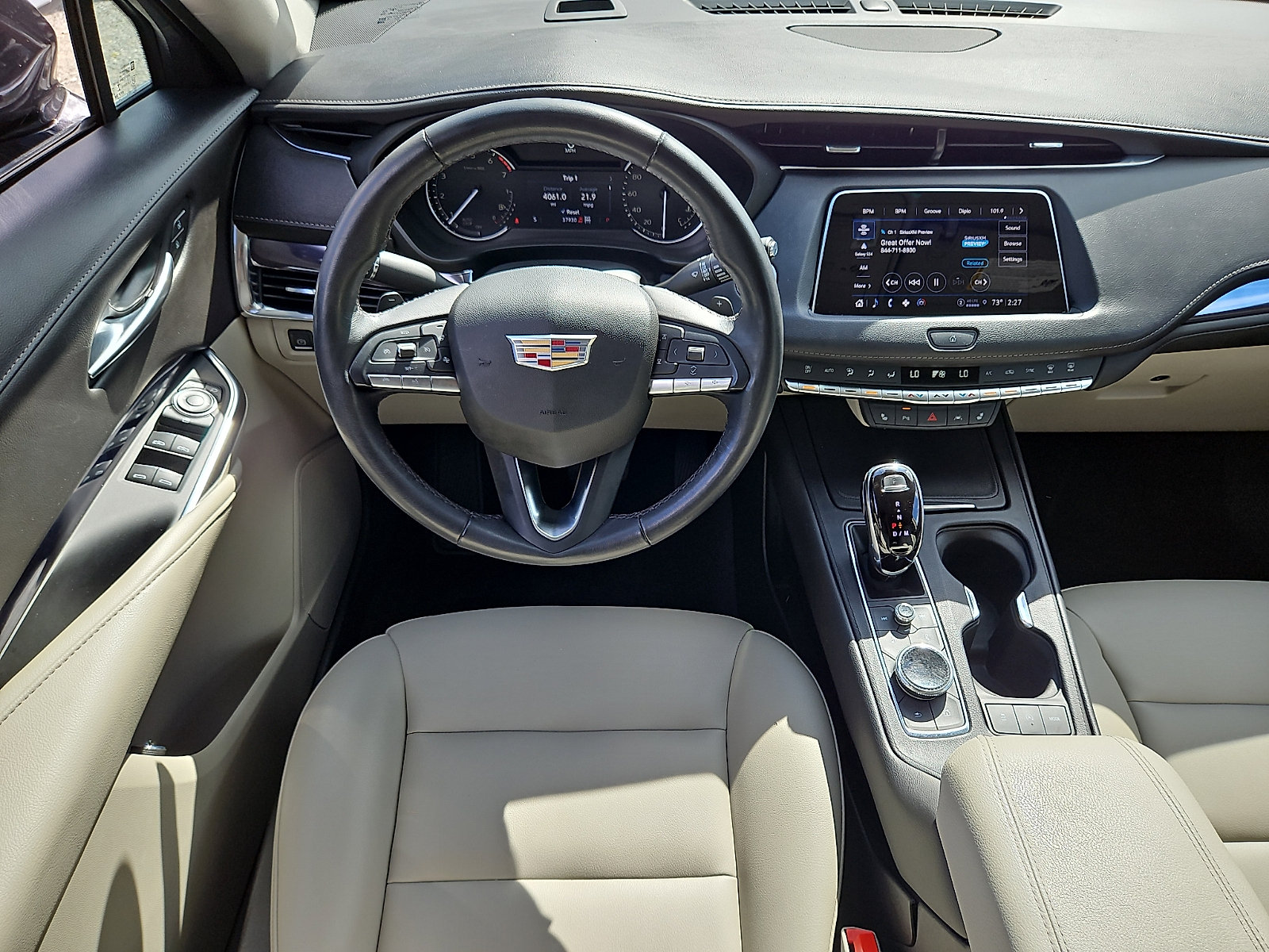 Used 2022 Cadillac XT4 Luxury w/ Cold Weather Package AWD/4WD image 11