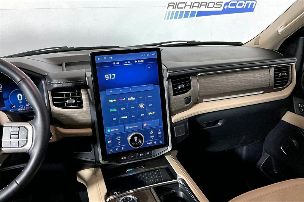 Used 2024 Ford Expedition Limited image 5