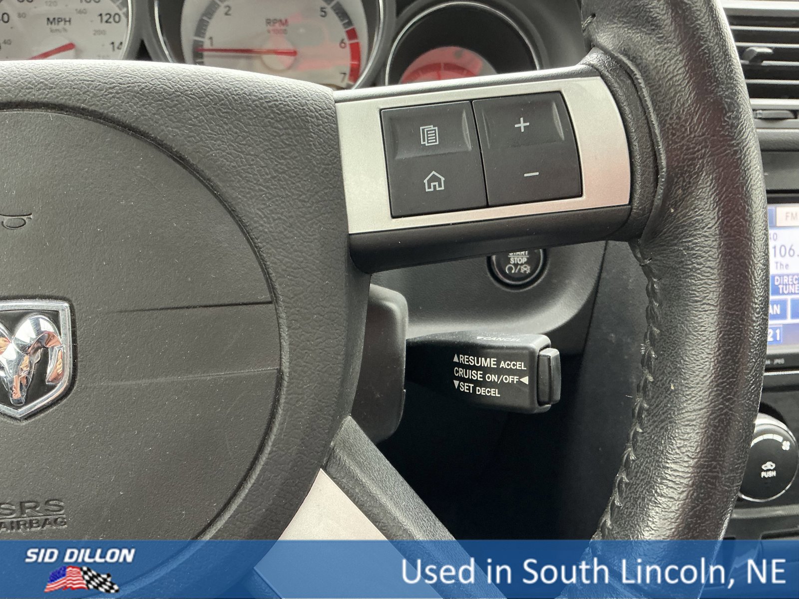 Used 2010 Dodge Challenger R/T image 9