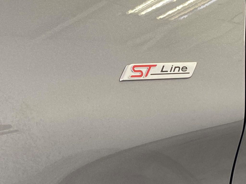 Used 2025 Ford Explorer ST-Line image 9