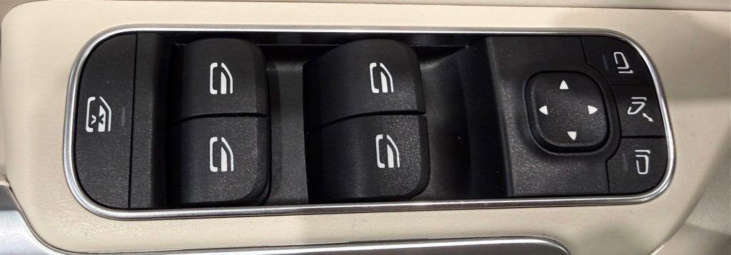 Used 2023 Mercedes-Benz GLB 250 4MATIC image 6