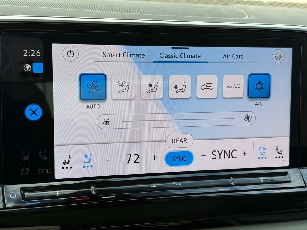 Certified 2025 Volkswagen Atlas SEL image 17