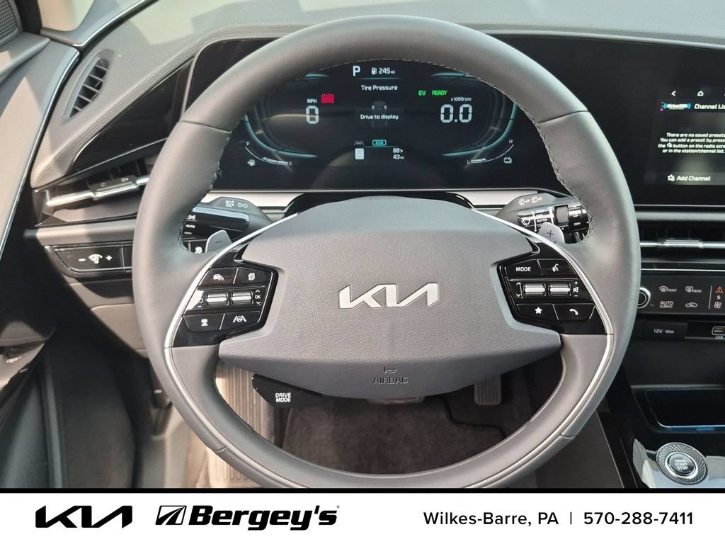 Certified 2025 Kia Niro EX w/ EX Cold Weather Package FWD image 16