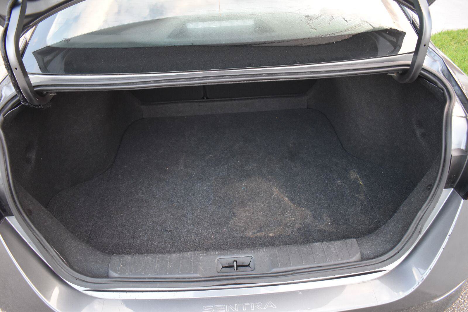 Used 2025 Nissan Sentra S FWD image 44