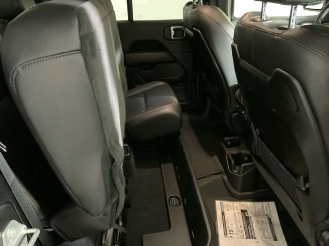 Used 2025 Jeep Gladiator Sport image 38