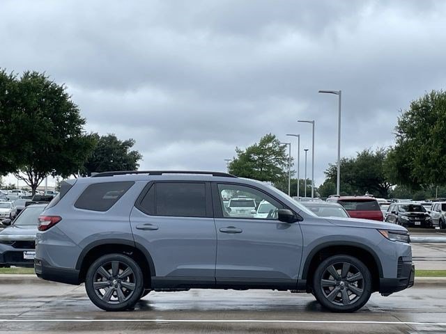 New 2026 Honda Pilot Sport image 3