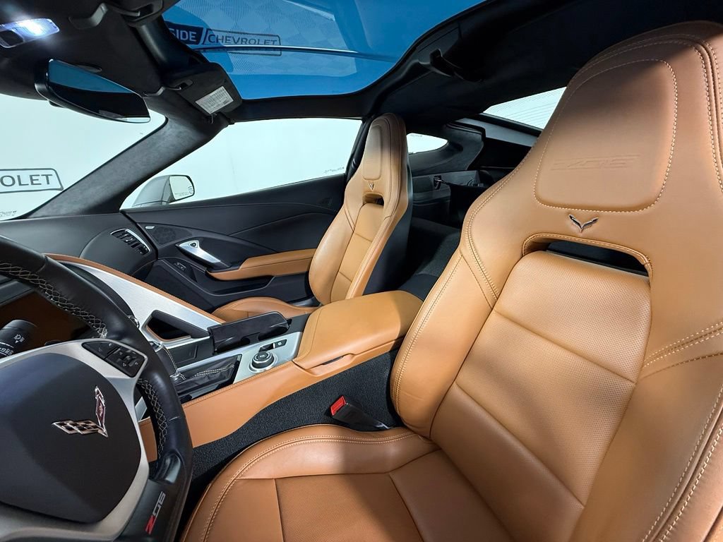 Used 2015 Chevrolet Corvette Z06 w/ 3LZ Preferred Equipment Group RWD image 43