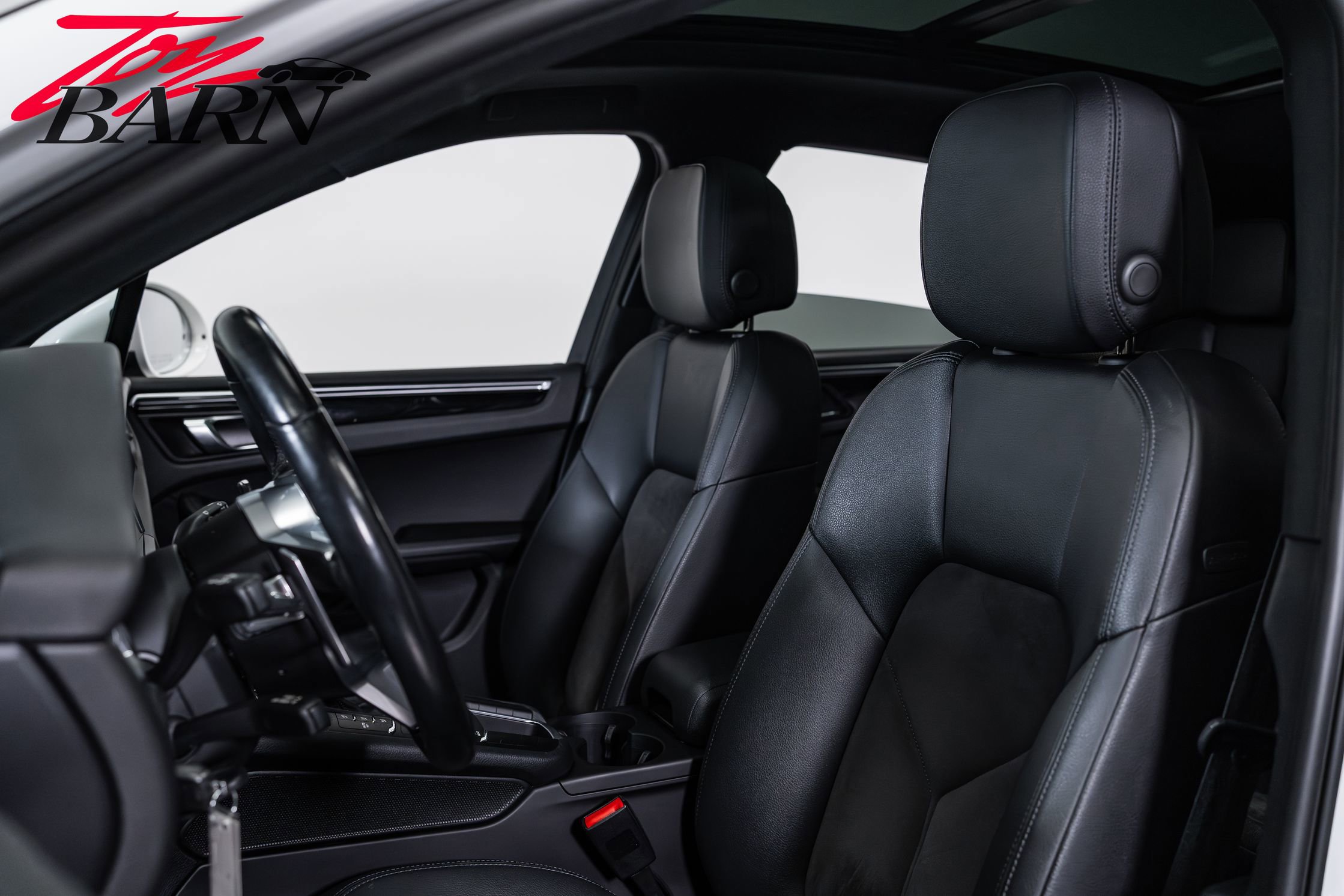 Used 2021 Porsche Macan AWD/4WD image 20