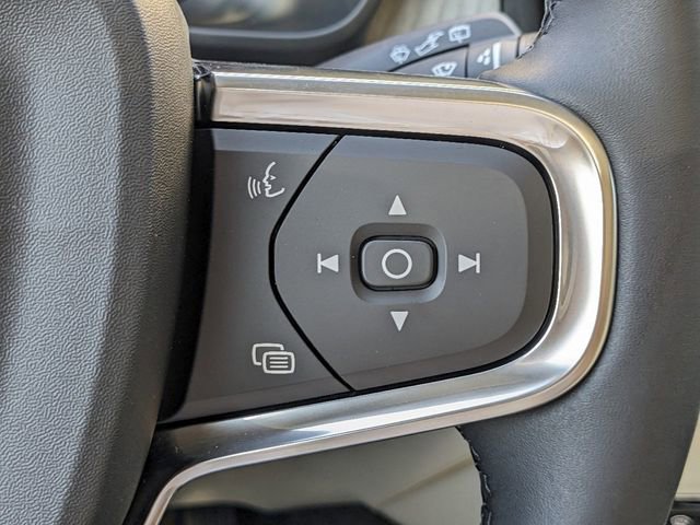 New 2025 Volvo XC40 B5 Plus w/ Protection Package Premier image 31