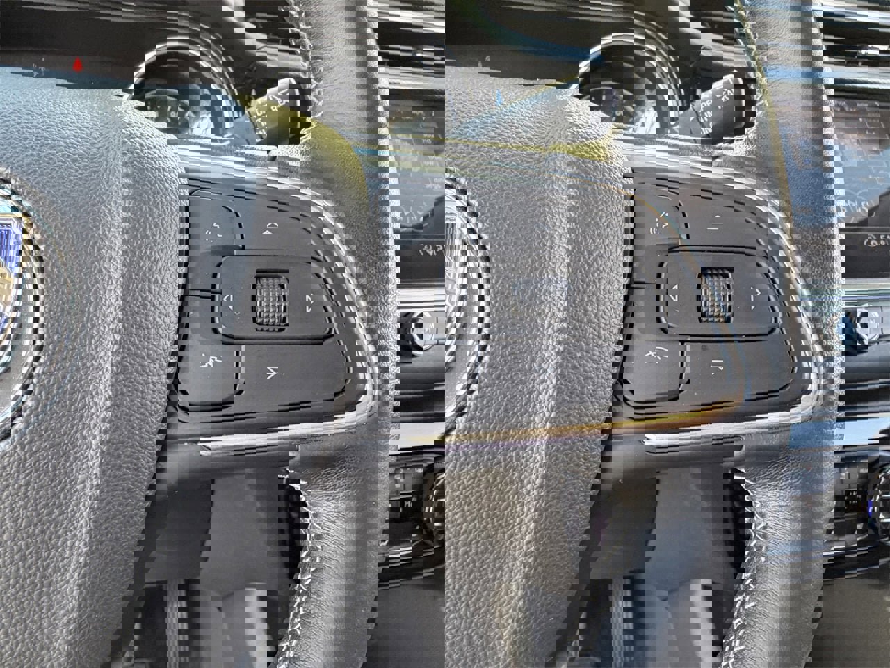 Used 2020 Buick Encore GX Essence w/ Experience Buick Package image 22