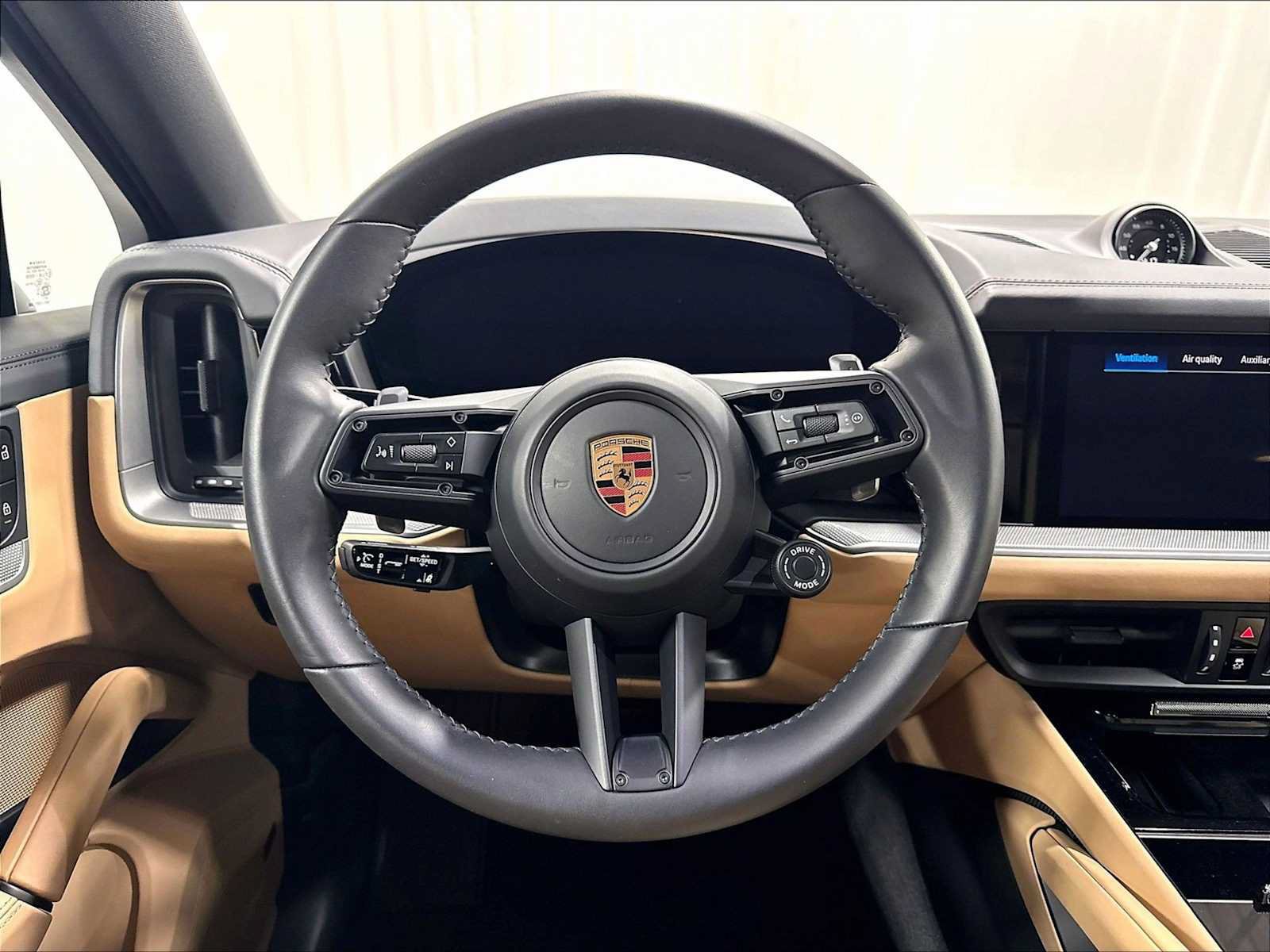 Used 2026 Porsche Cayenne Coupe AWD/4WD image 17