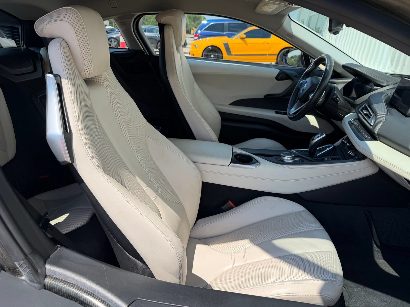 Used 2019 BMW i8 Coupe AWD/4WD image 26