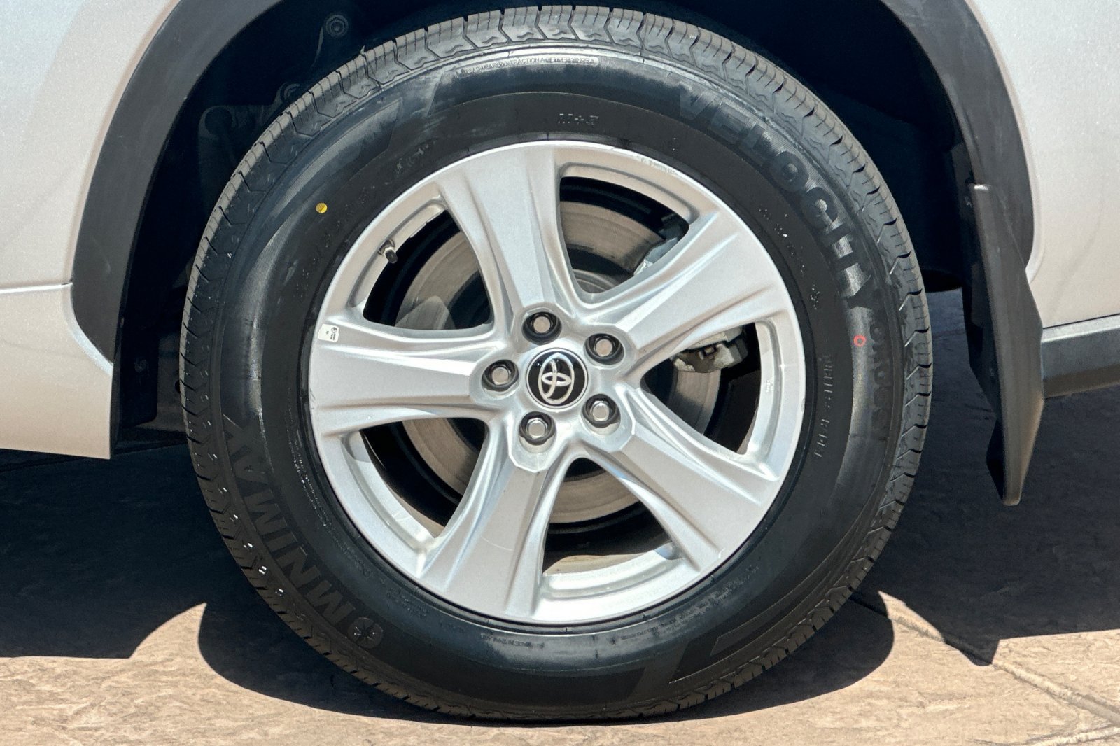 Certified 2025 Toyota Highlander LE AWD/4WD image 34