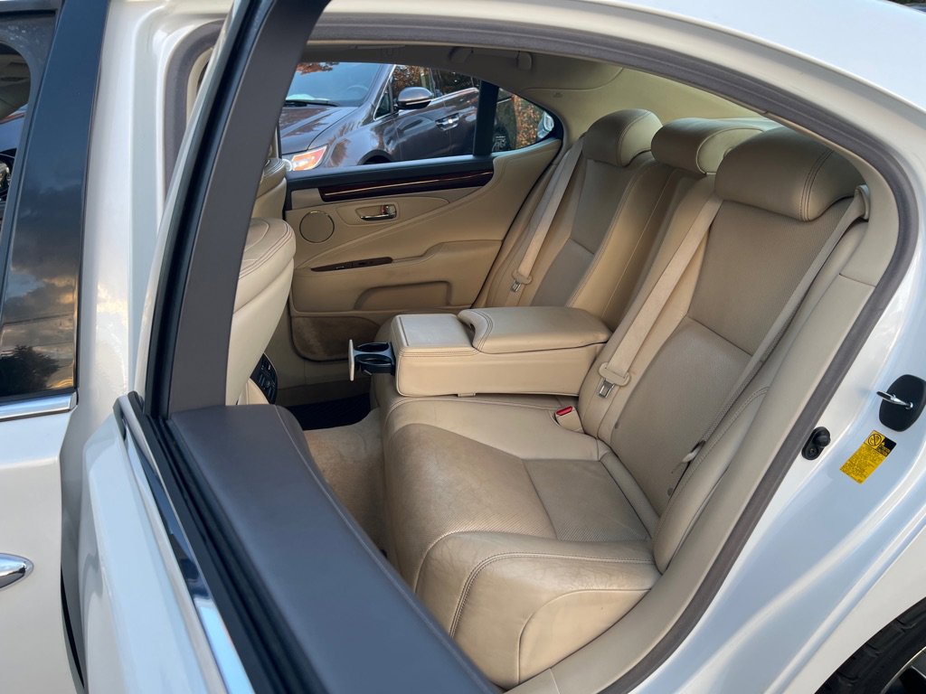 Used 2015 Lexus LS 460 image 15