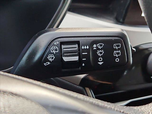 Used 2020 Ford Escape SE FWD image 25