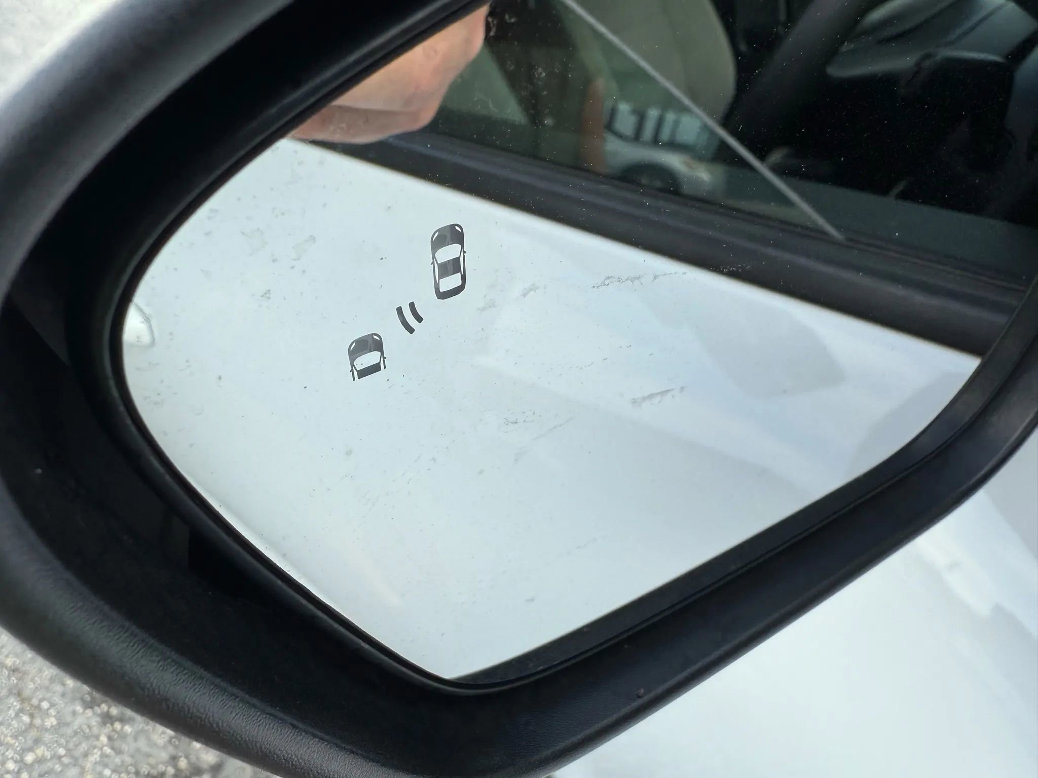 Used 2020 Ford Escape SE image 9