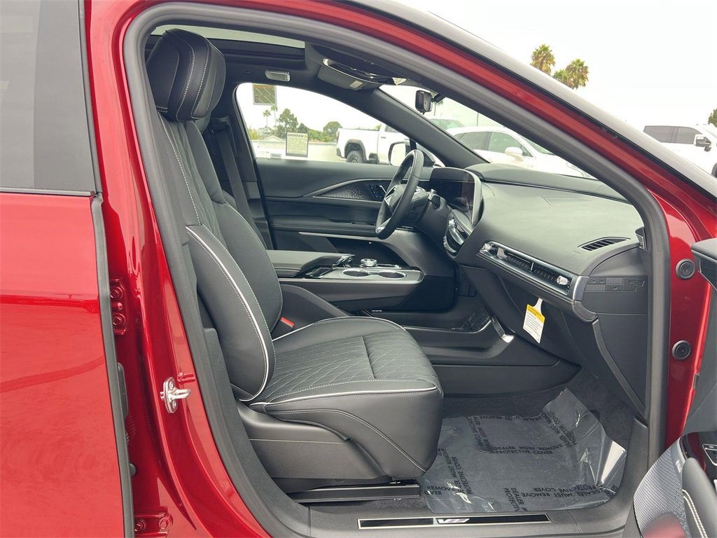 New 2026 Cadillac Lyriq V image 34