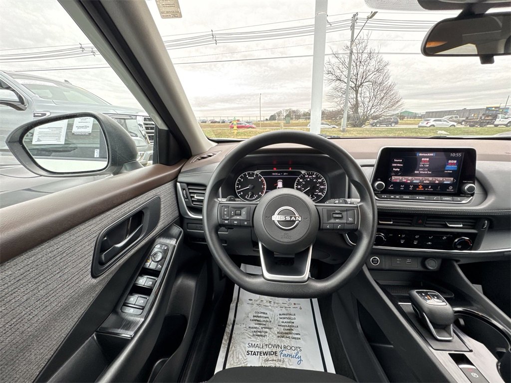 Used 2023 Nissan Rogue S image 6