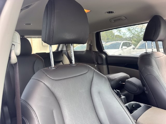 Used 2026 Kia Carnival LXS FWD image 26