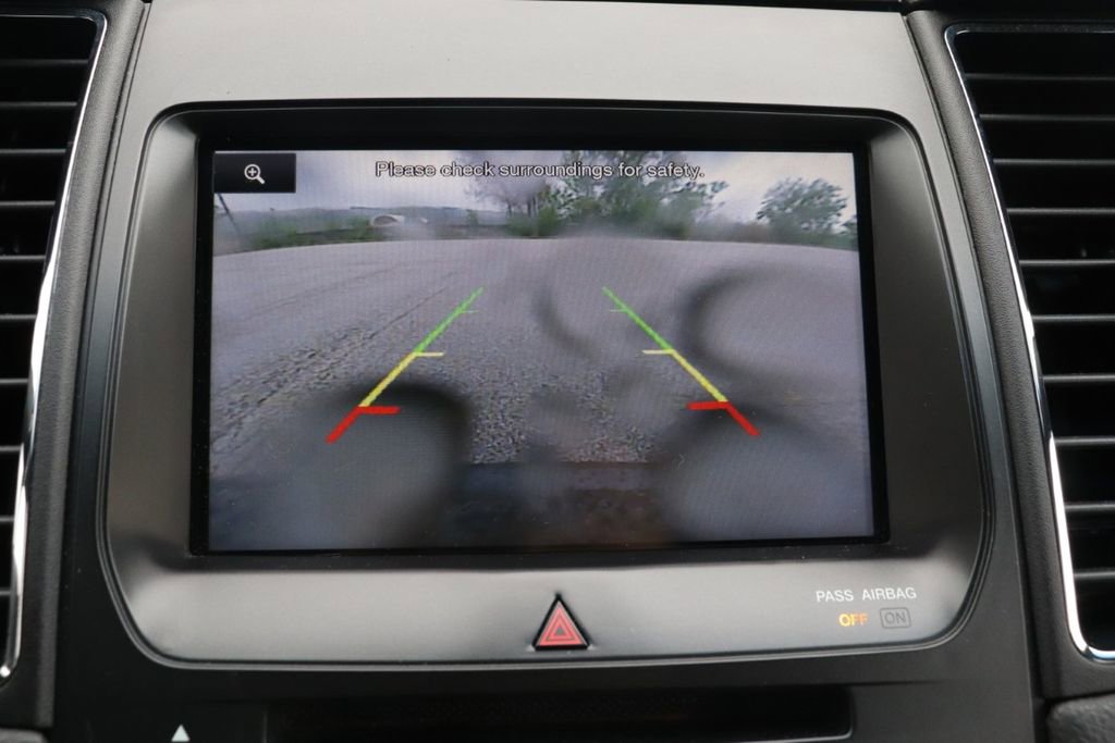 Used 2015 Ford Taurus Limited FWD image 24