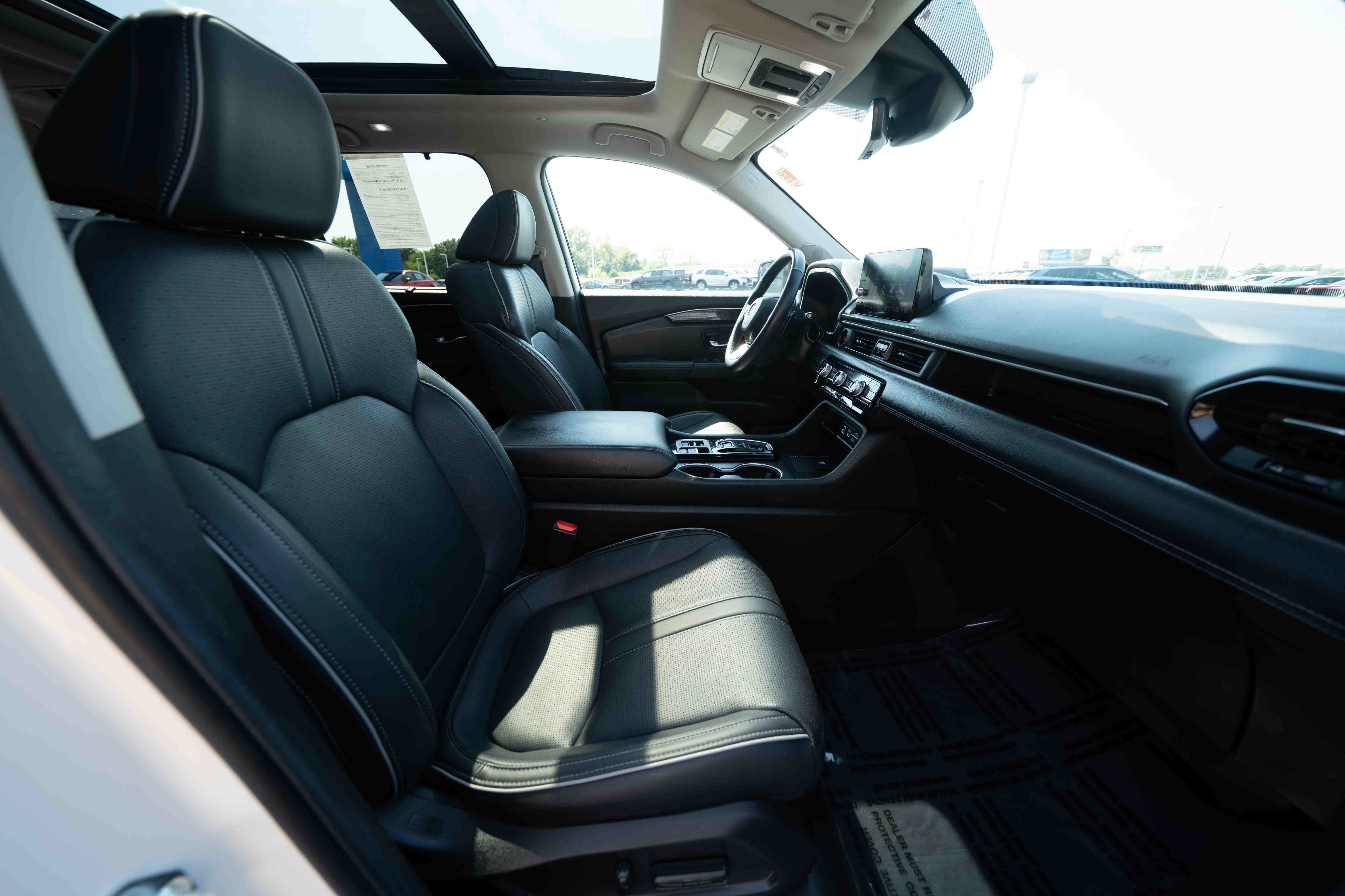 Certified 2025 Honda Pilot Elite image 27