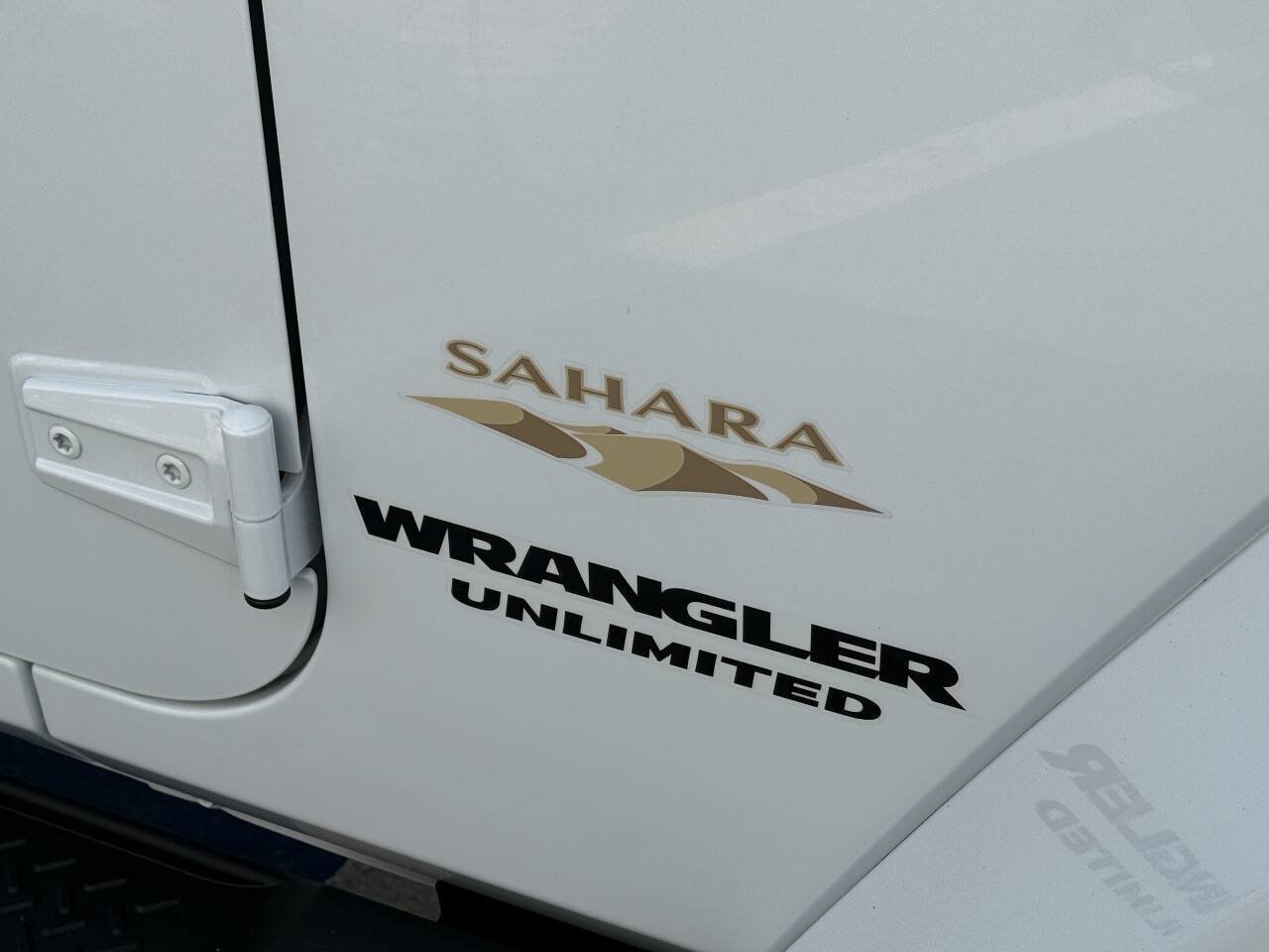 Used 2013 Jeep Wrangler Unlimited Sahara AWD/4WD image 21
