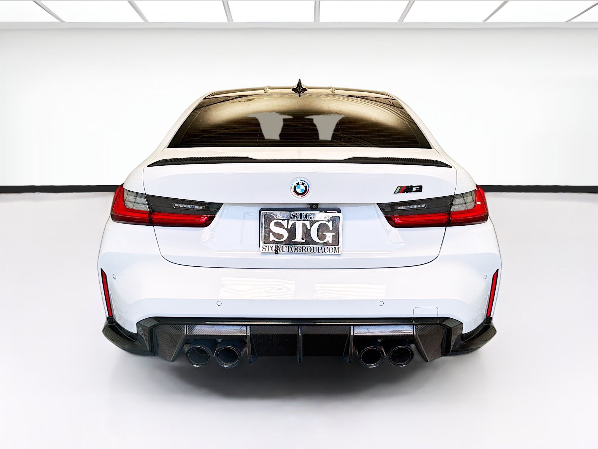 Used 2021 BMW M3 w/ M Carbon Exterior Package RWD image 5