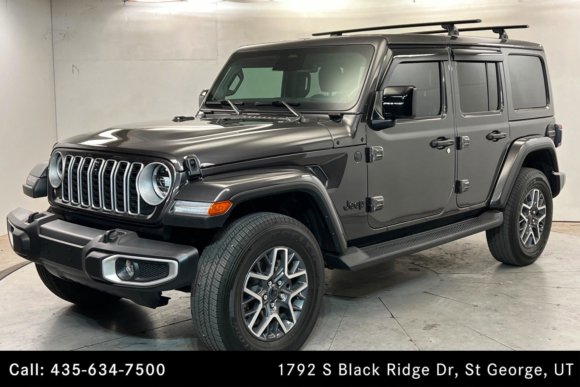 Used 2025 Jeep Wrangler Sahara image 1
