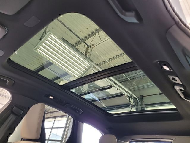 Certified 2026 Volvo XC60 B5 Core w/ Protection Package Premier image 17