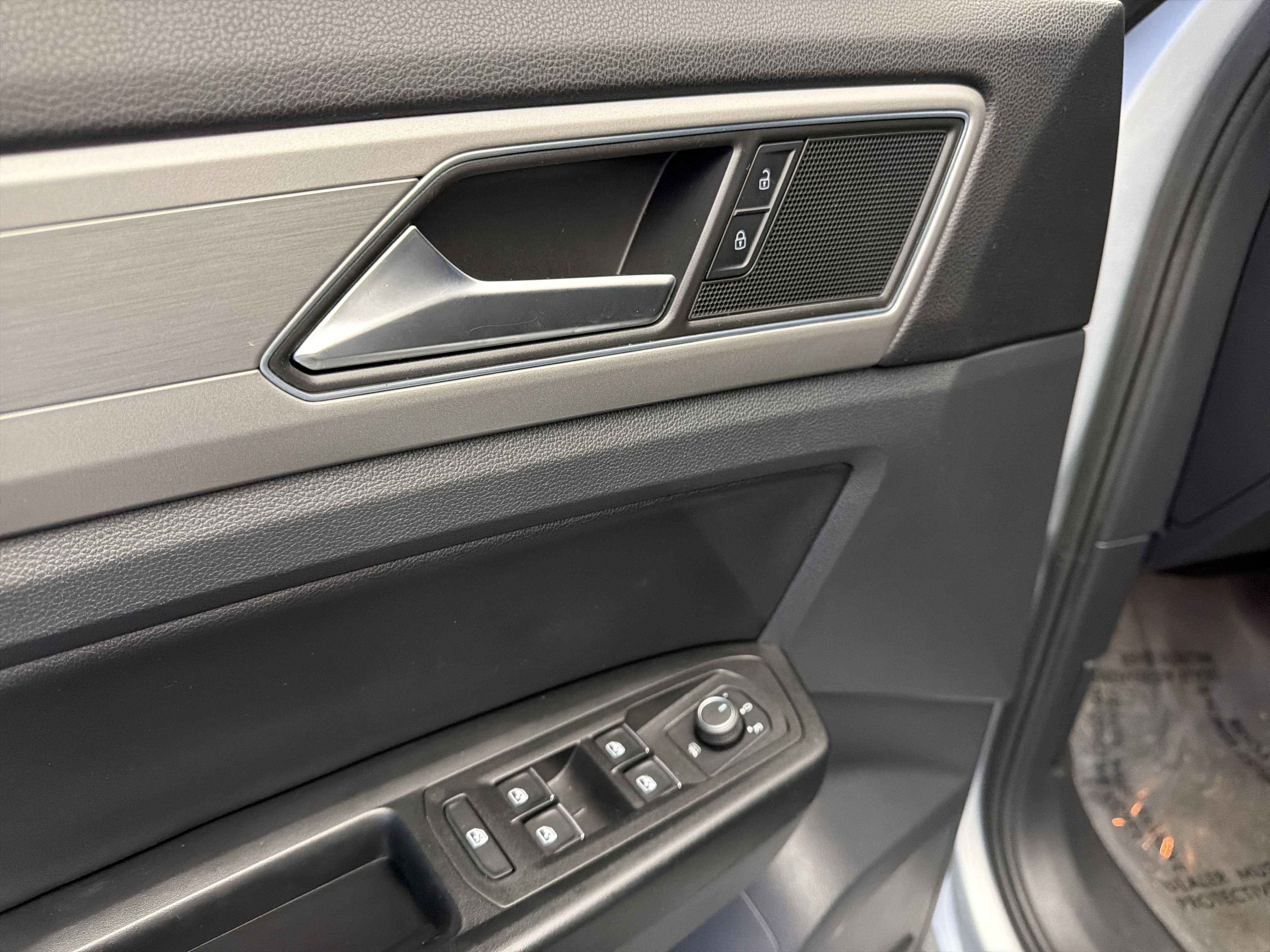 Used 2019 Volkswagen Atlas SE FWD image 10