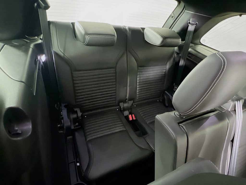 Used 2024 Land Rover Discovery Dynamic SE image 29