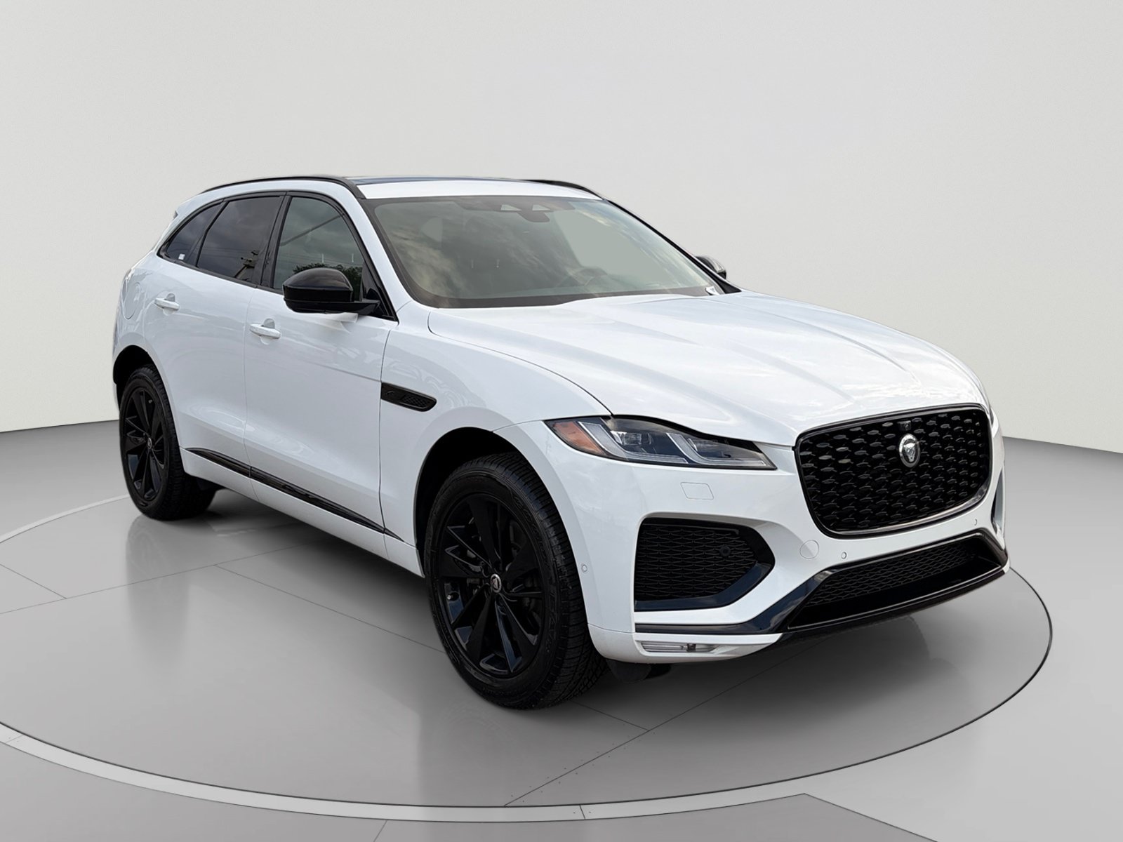 Certified 2026 Jaguar F-PACE R-Dynamic S AWD/4WD image 7