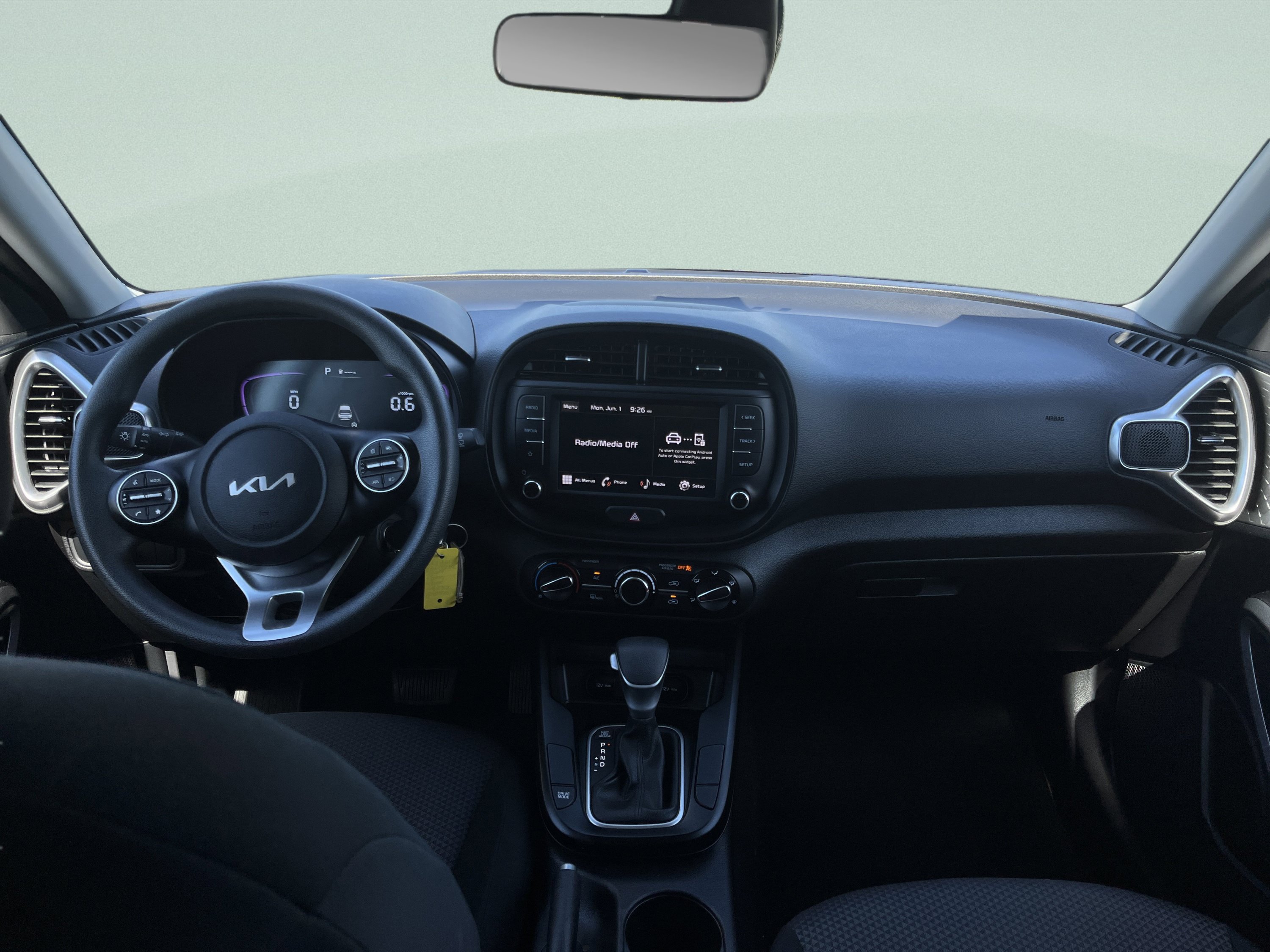 Used 2025 Kia Soul LX w/ LX Technology Package FWD image 24