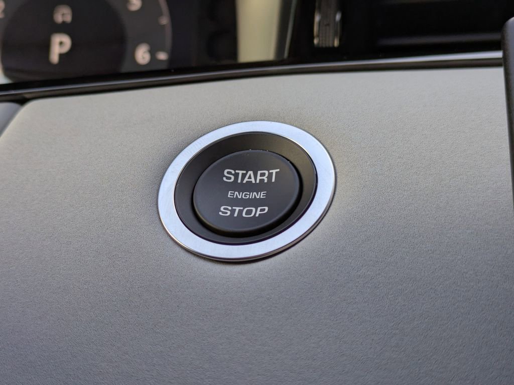 New 2026 Land Rover Range Rover Evoque Dynamic SE image 31