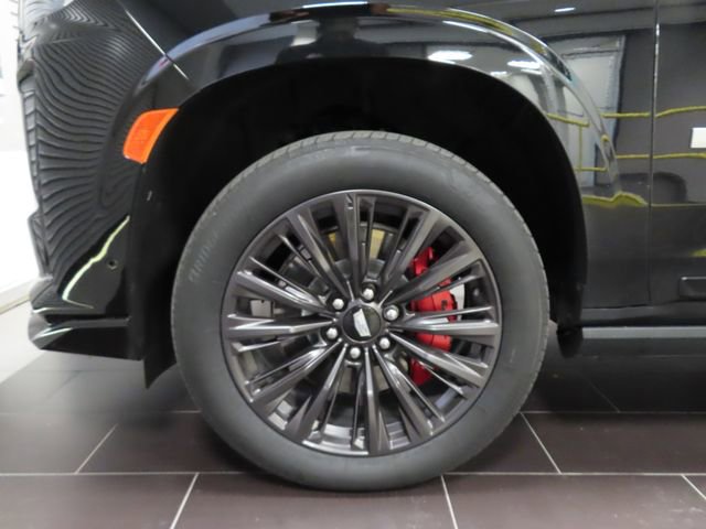 Certified 2024 Cadillac Escalade ESV V w/ LPO, ONYX Package AWD/4WD image 15