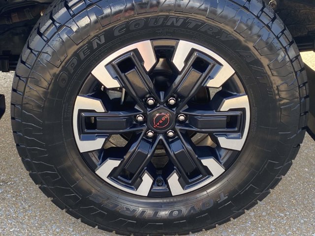 Used 2023 Nissan Frontier PRO-4X w/ Technology Package AWD/4WD image 8