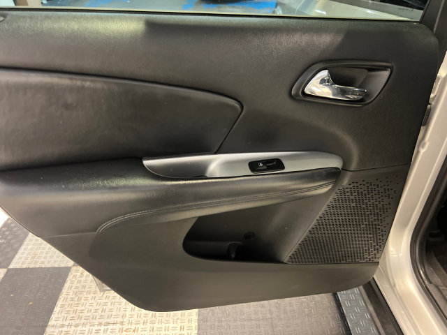 Used 2012 Dodge Journey SXT w/ Flexible Seating Group FWD image 17
