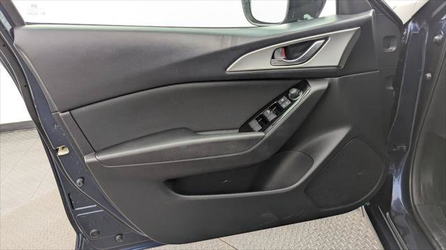 Used 2018 MAZDA MAZDA3 Sport FWD image 12
